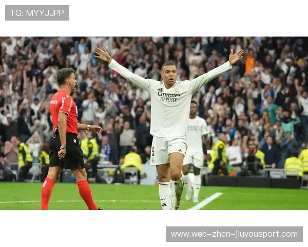 姆巴佩禁区内处理极其冷静