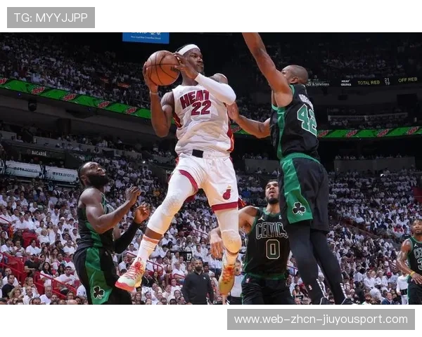 巴特勒高难度反手上篮命中，热火再添新火力